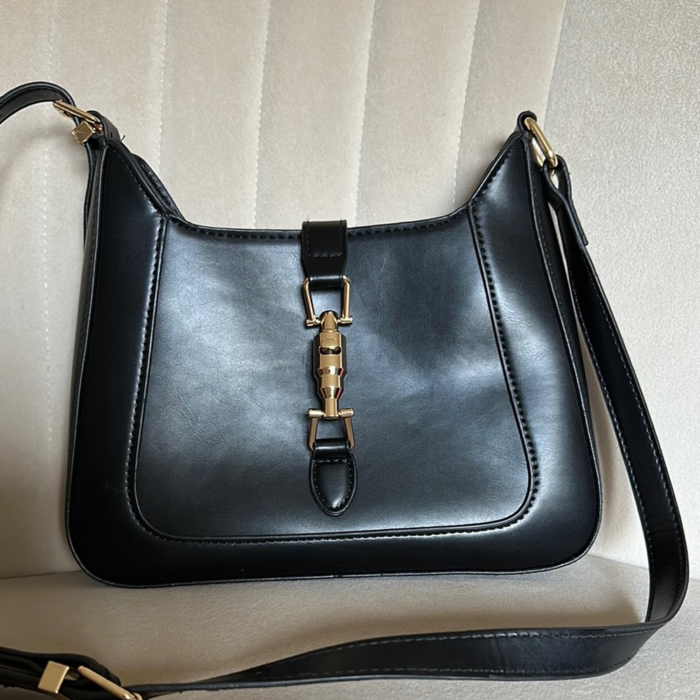 Carza Black Shoulder Bag